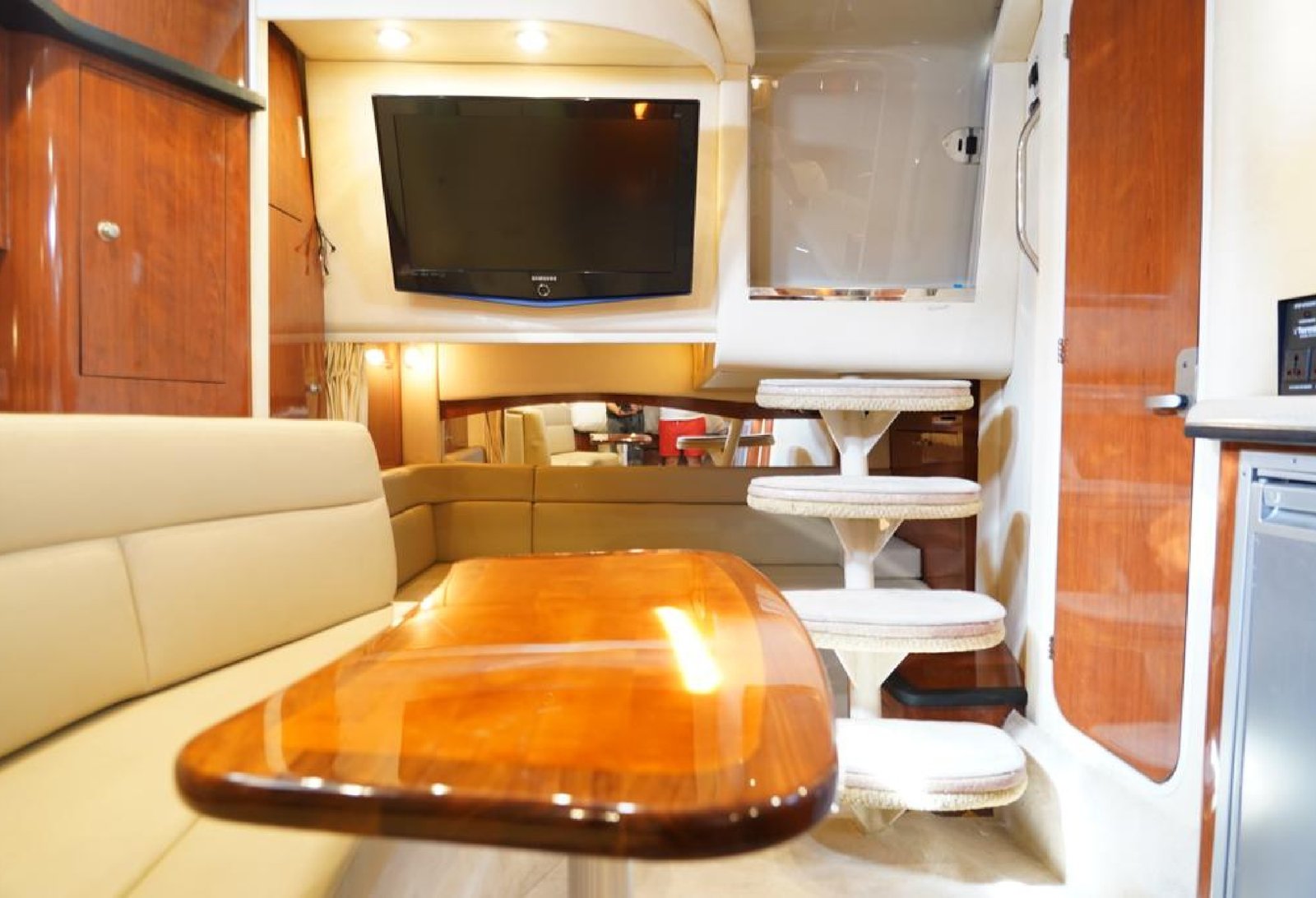 Dubai Best 40 feet cruiser-Amanos-Yachts-luxury